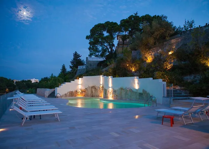 Monte Sarago 4* オストゥーニ