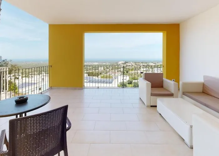 Monte Sarago アパートホテル