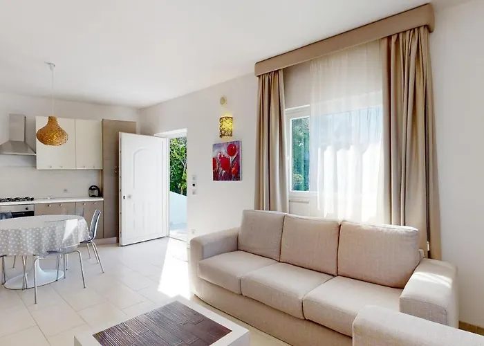 Monte Sarago アパートホテル オストゥーニ