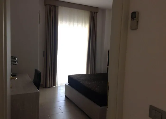 アパートホテル Monte Sarago 4*