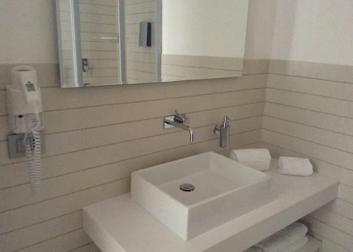 アパートホテル Monte Sarago 4*