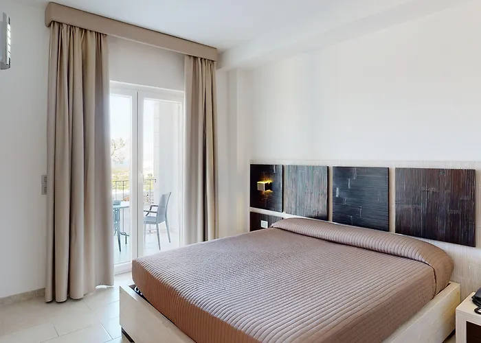 Monte Sarago アパートホテル