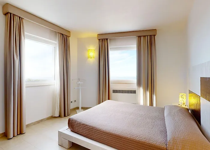 アパートホテル Monte Sarago 4*