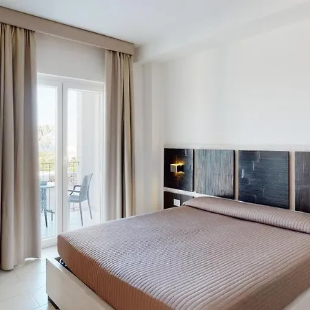 Monte Sarago شقة فندقية أوستوني