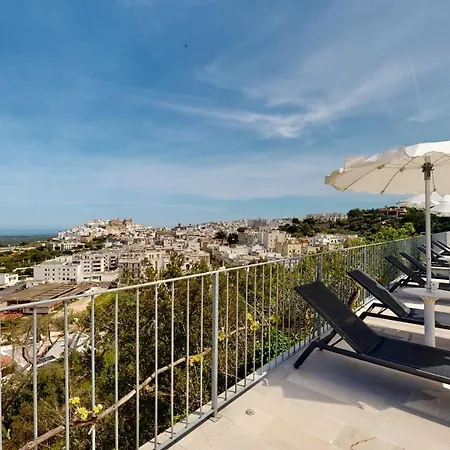 Monte Sarago 아파트호텔 오스투니