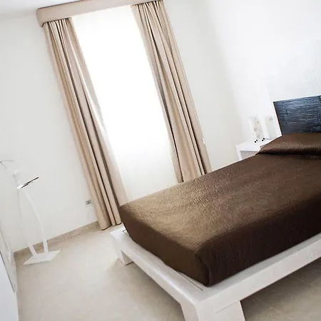 Monte Sarago 4* أوستوني