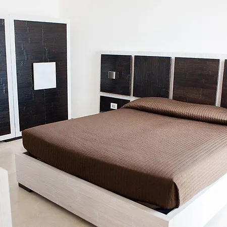 Monte Sarago 4* أوستوني